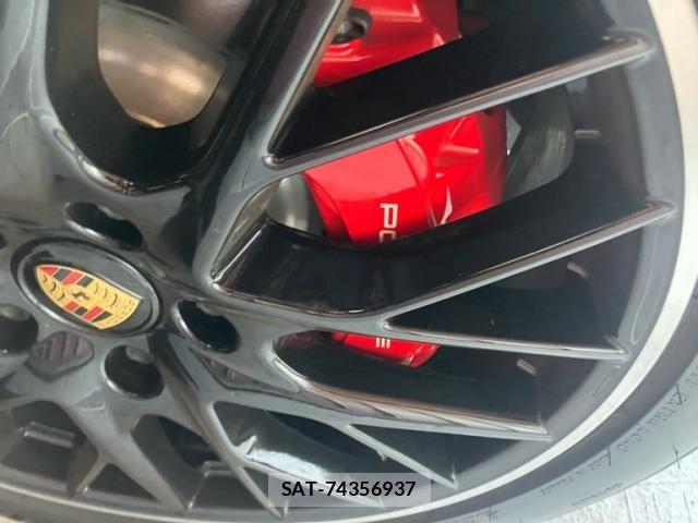 Porsche PANAMERA 2022-04 8101212-10