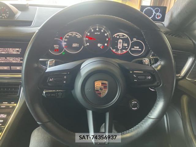 Porsche PANAMERA 2022-04 8101212-17