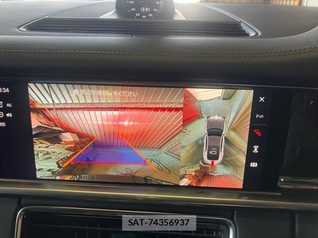Porsche PANAMERA 2022-04 8101212-22