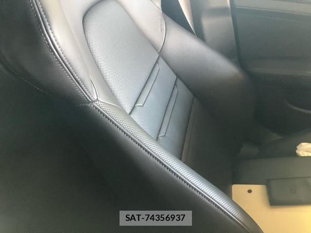 Porsche PANAMERA 2022-04 8101212-23