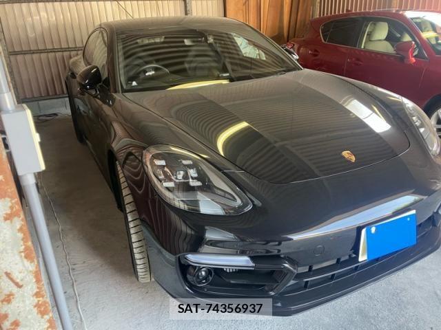 Porsche PANAMERA 2022-04 8101212-2
