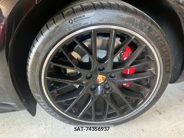 Porsche PANAMERA 2022-04 8101212-8
