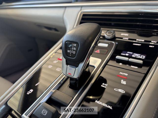 Porsche PANAMERA 2018-04 8101213-12