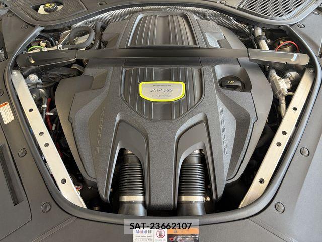 Porsche PANAMERA 2018-04 8101213-18