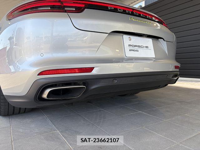 Porsche PANAMERA 2018-04 8101213-19
