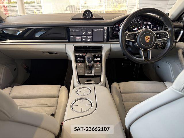 Porsche PANAMERA 2018-04 8101213-8