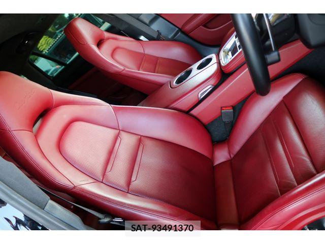 Porsche PANAMERA 2018-10 8131903-16