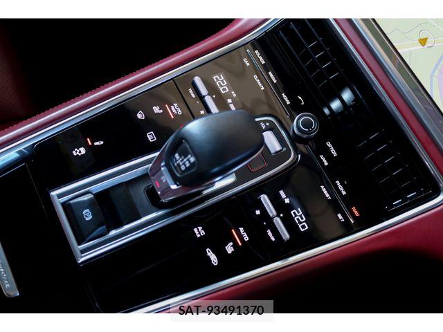 Porsche PANAMERA 2018-10 8131903-19