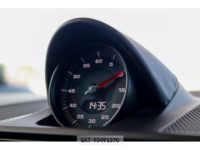 Porsche PANAMERA 2018-10 8131903-23