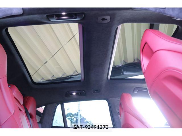 Porsche PANAMERA 2018-10 8131903-24