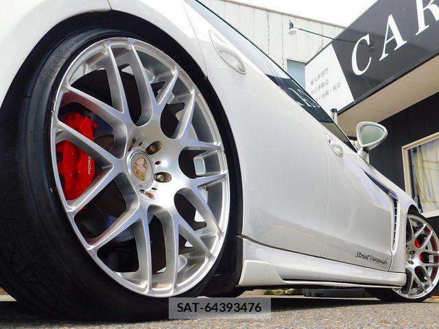 Porsche PANAMERA 2010-07 8209542-24