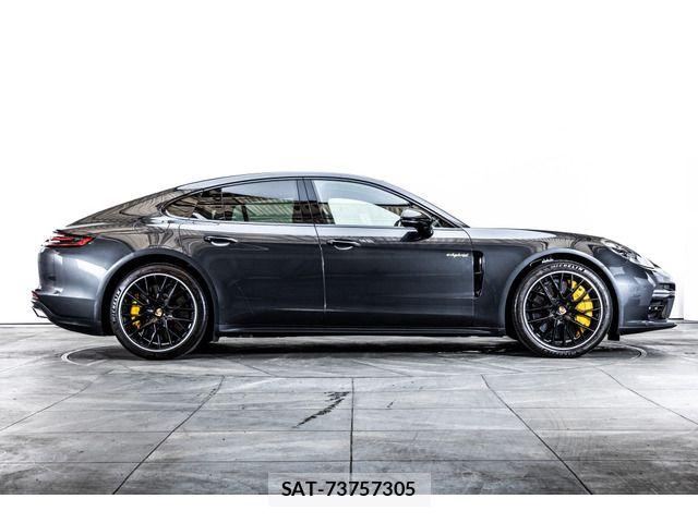 Porsche PANAMERA 2018-03 8231305-7