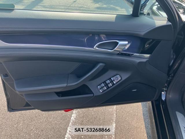 Porsche PANAMERA 2013-05 8231307-17