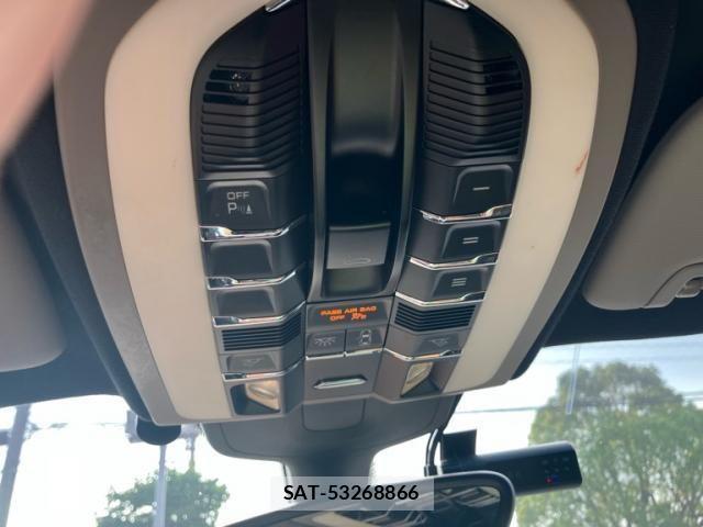 Porsche PANAMERA 2013-05 8231307-19
