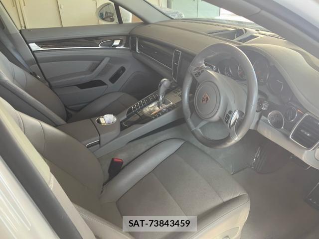 Porsche PANAMERA 2011-12 8231306-12