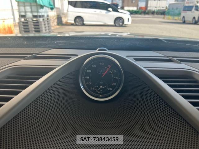 Porsche PANAMERA 2011-12 8231306-18
