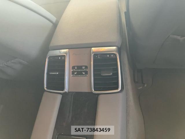 Porsche PANAMERA 2011-12 8231306-26