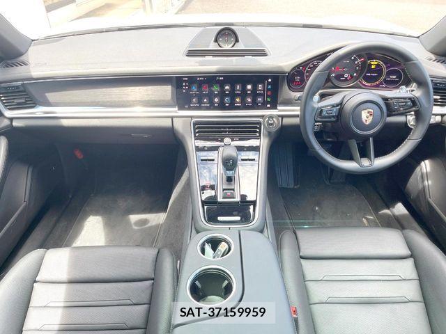 Porsche PANAMERA 2022-12 8316395-1