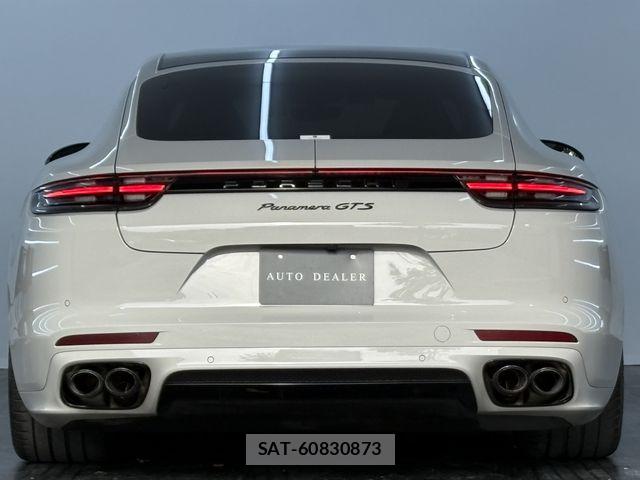 Porsche PANAMERA 2019-09 8372050-4
