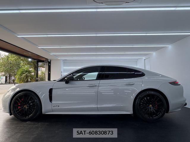 Porsche PANAMERA 2019-09 8372050-5