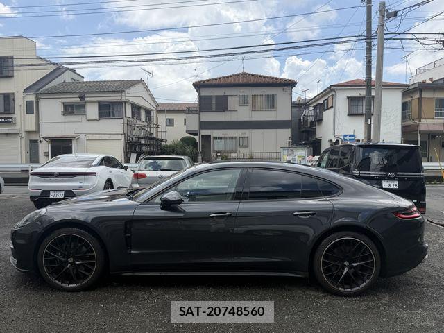 Porsche PANAMERA 2017-10 8414385-3