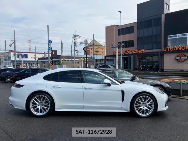 Porsche PANAMERA 2019-08 8526583-2