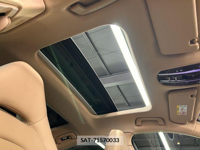 Porsche PANAMERA 2022-11 8628373-11