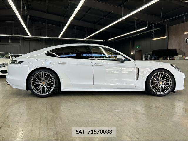 Porsche PANAMERA 2022-11 8628373-6