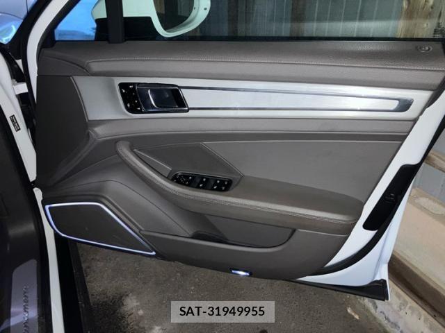 Porsche PANAMERA 2017-06 8686291-13