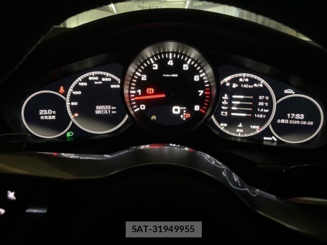 Porsche PANAMERA 2017-06 8686291-23