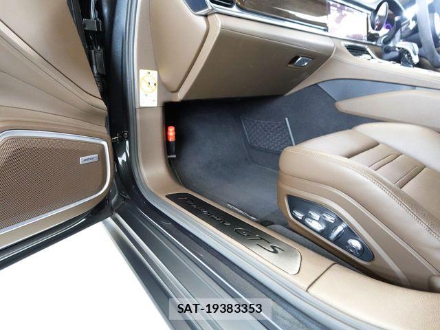 Porsche PANAMERA 2021-04 8686289-11
