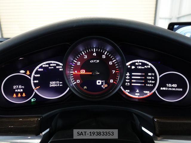 Porsche PANAMERA 2021-04 8686289-22