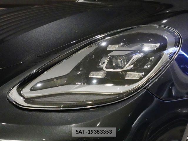 Porsche PANAMERA 2021-04 8686289-25