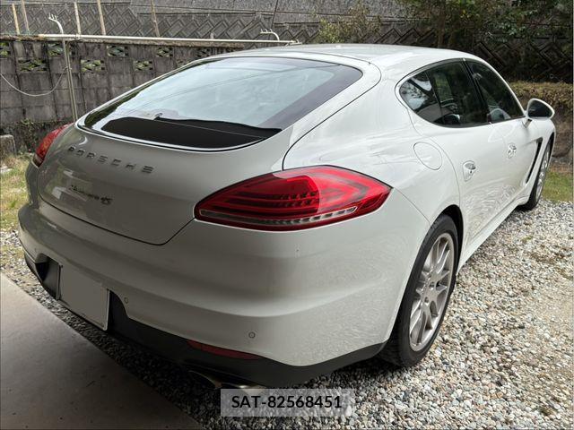 Porsche PANAMERA 2015-06 8745214-2