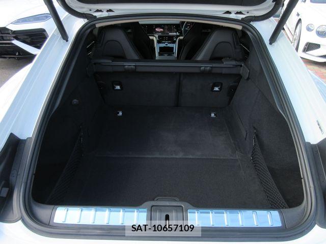 Porsche PANAMERA 2026-03 8745212-11