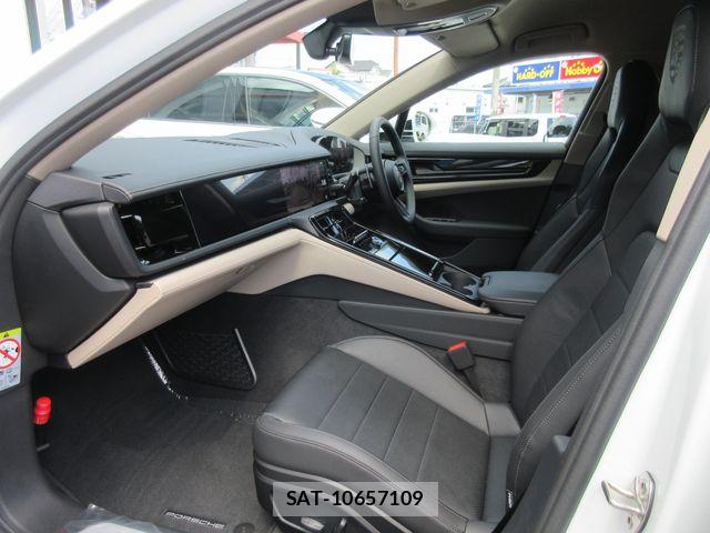 Porsche PANAMERA 2026-03 8745212-18