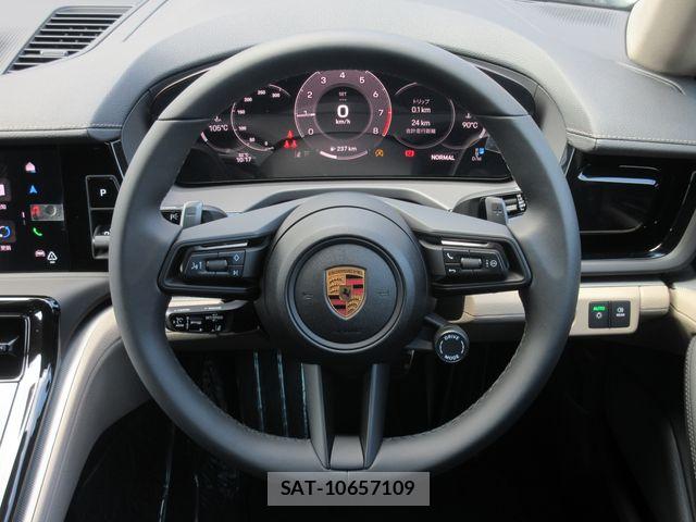Porsche PANAMERA 2026-03 8745212-21