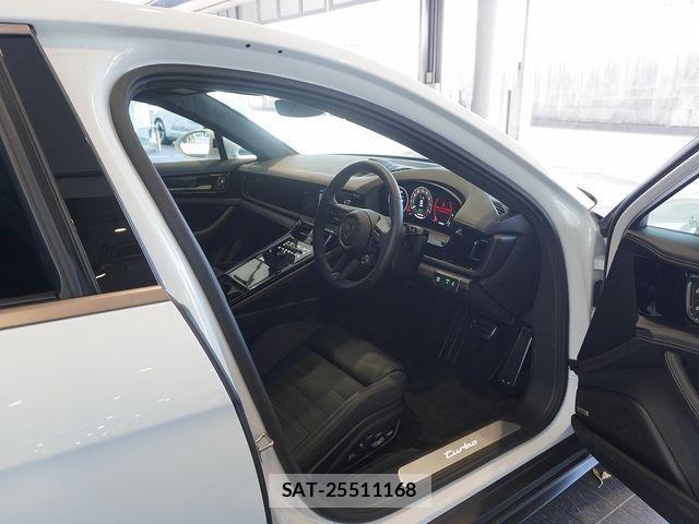 Porsche PANAMERA 2025-02 8797126-1