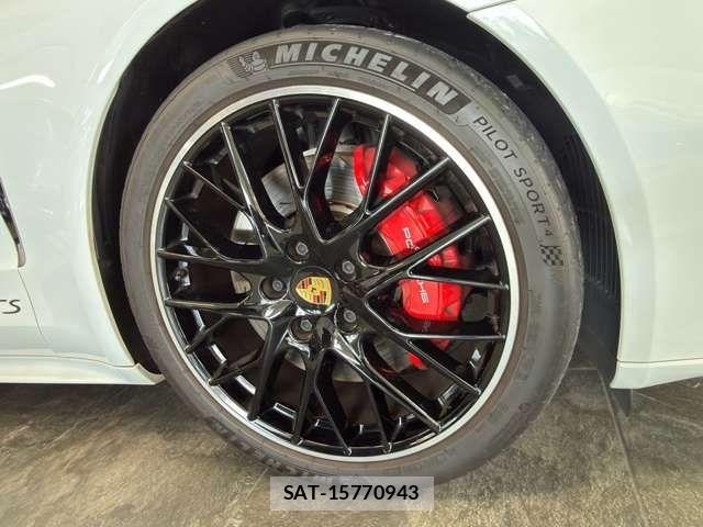 Porsche PANAMERA 2021-07 8871823-14