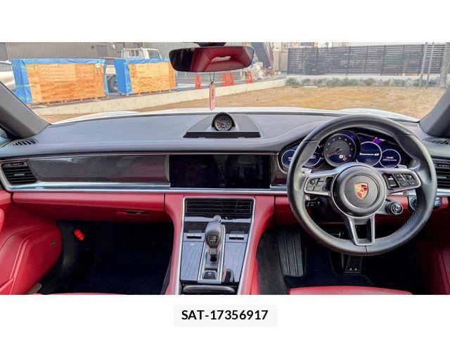 Porsche PANAMERA 2019-01 3908826-10