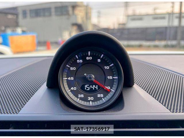 Porsche PANAMERA 2019-01 3908826-12