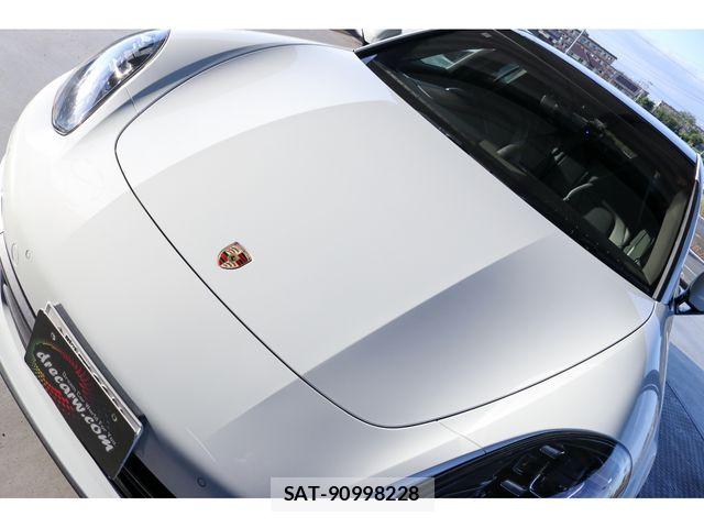 Porsche PANAMERA 2018-06 7329374-13