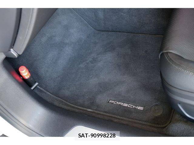 Porsche PANAMERA 2018-06 7329374-26