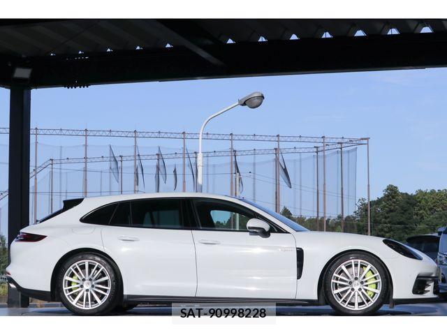 Porsche PANAMERA 2018-06 7329374-5