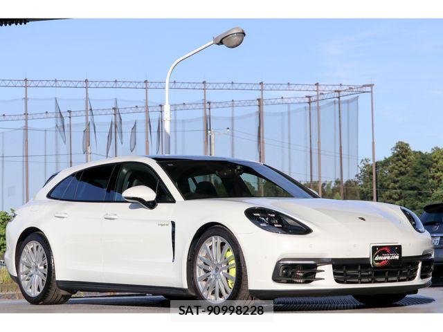 Porsche PANAMERA 2018-06 7329374-7