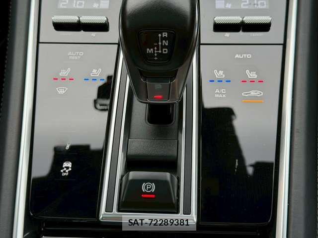 Porsche PANAMERA 2020-03 7502239-8