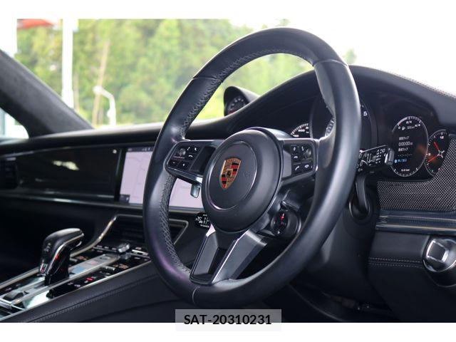 Porsche PANAMERA 2018-08 8209541-15