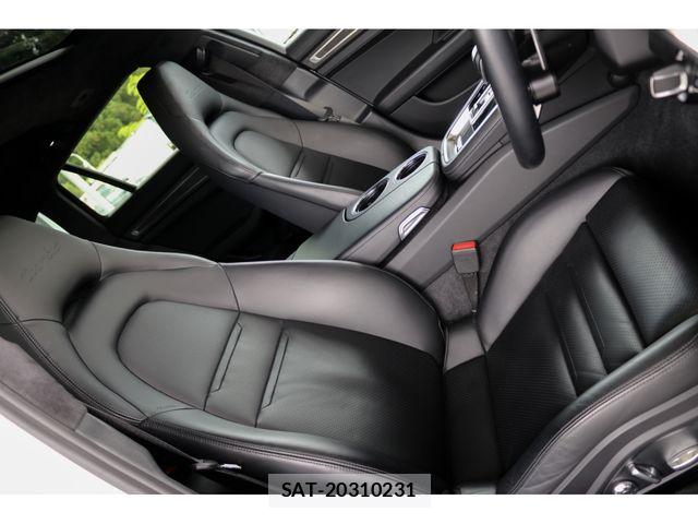 Porsche PANAMERA 2018-08 8209541-16