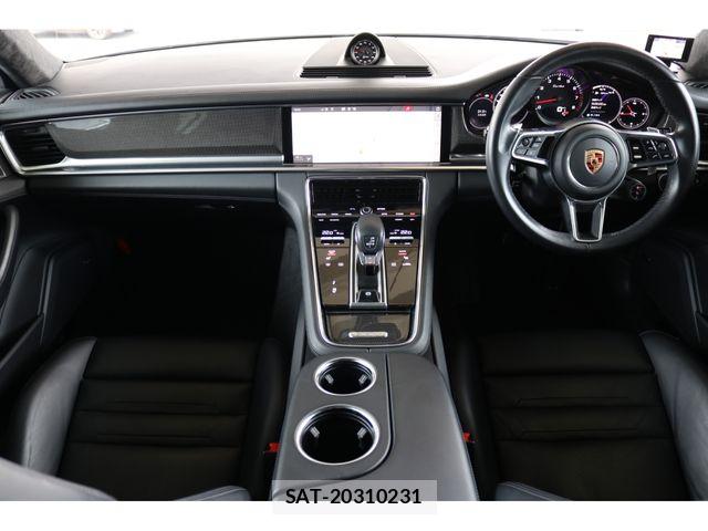 Porsche PANAMERA 2018-08 8209541-1