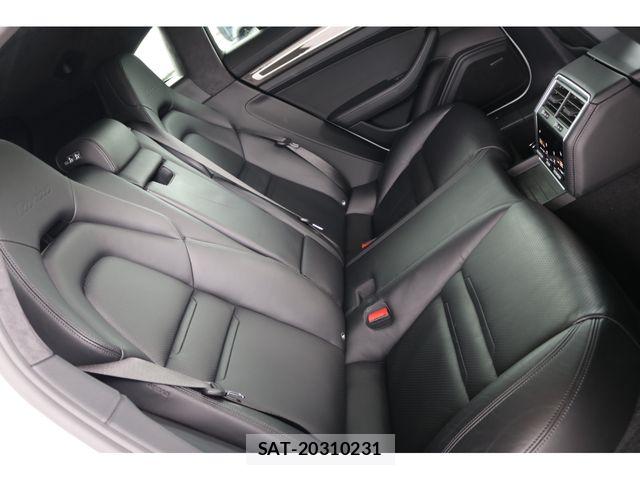 Porsche PANAMERA 2018-08 8209541-26